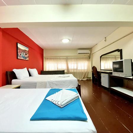 Patong Adventure Hostel Экстерьер фото