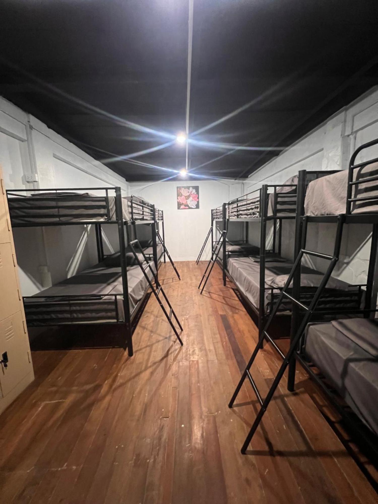 Patong Adventure Hostel Экстерьер фото