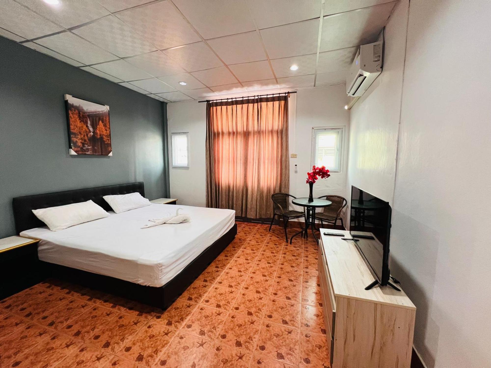 Patong Adventure Hostel Экстерьер фото