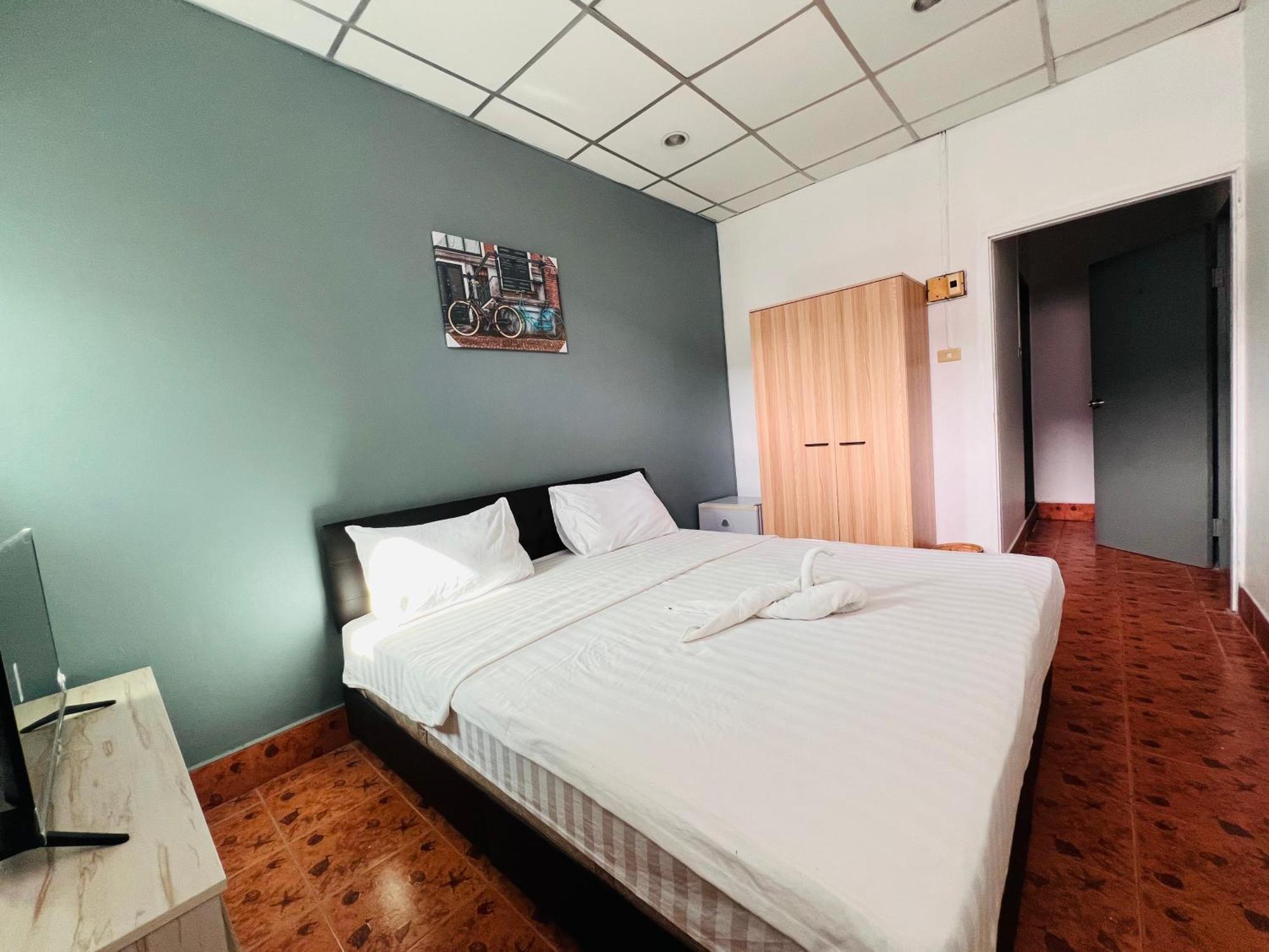 Patong Adventure Hostel Экстерьер фото