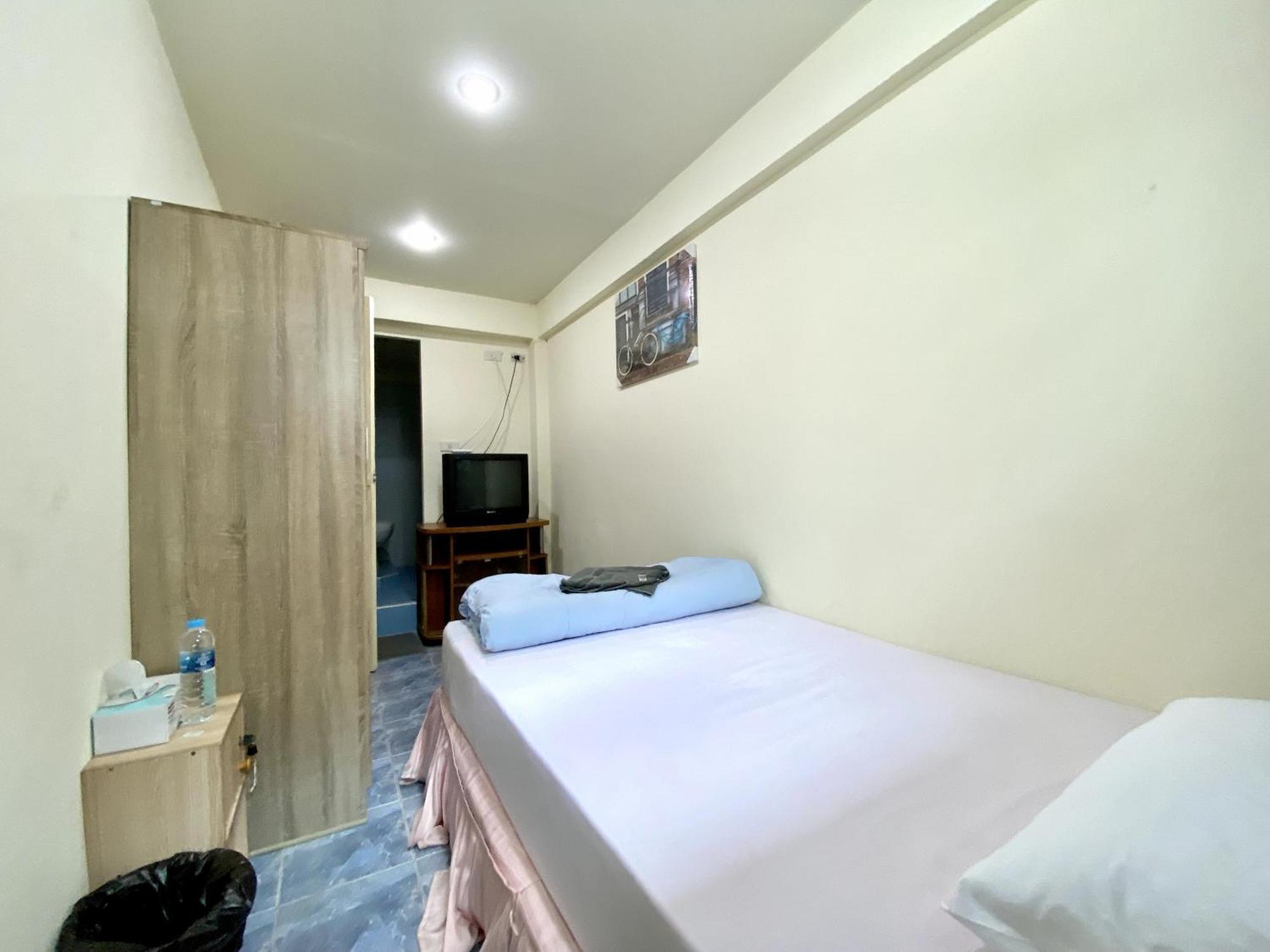 Patong Adventure Hostel Экстерьер фото
